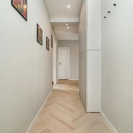 Big 4-Bedroom Flat, Terrace With Great Vitkov View Prague Exterior photo