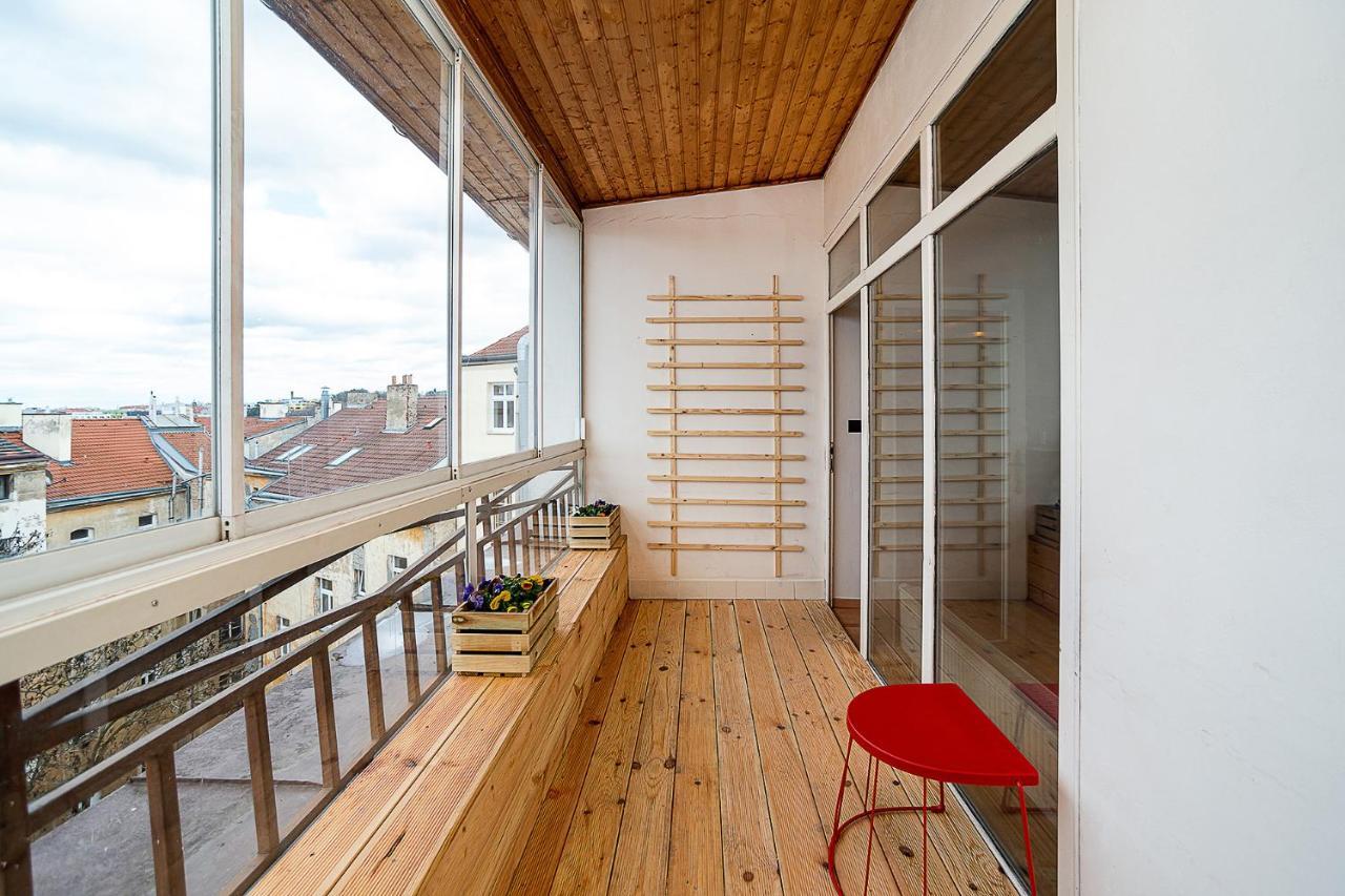 Апартаменти Big 4-bedroom Flat, Terrace With Great Vitkov View *