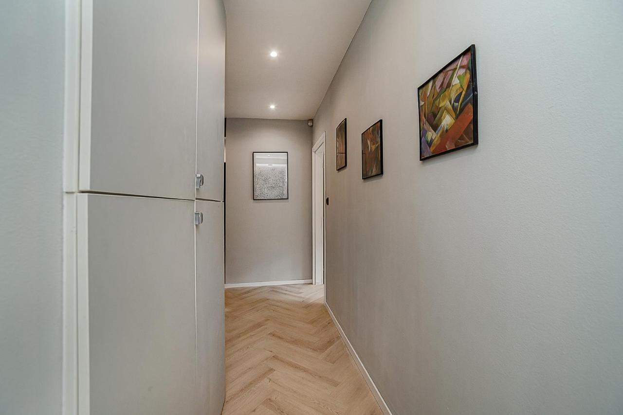 Big 4-bedroom Flat, Terrace With Great Vitkov View Апартаменти