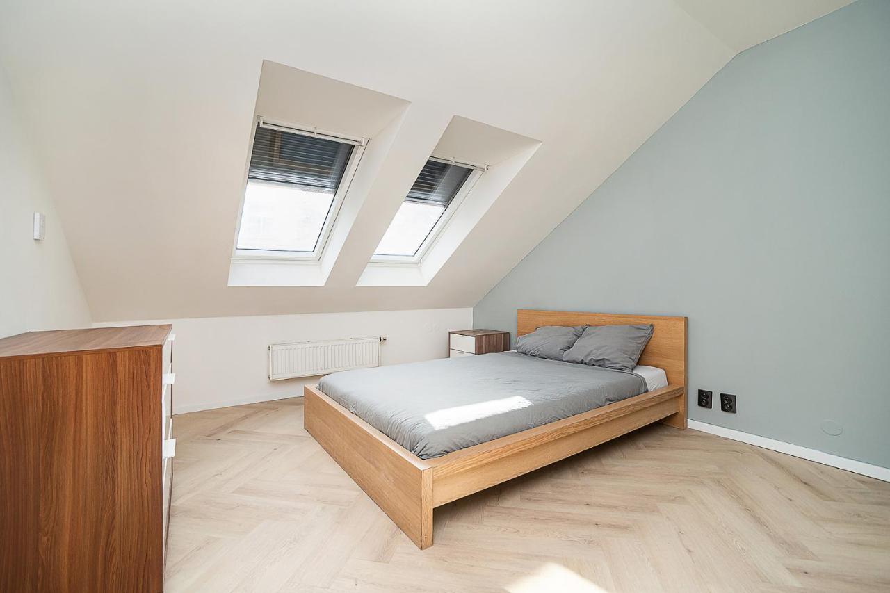 Big 4-bedroom Flat, Terrace With Great Vitkov View Апартаменти