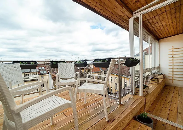Big 4-Bedroom Flat, Terrace With Great Vitkov View